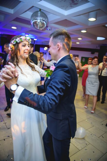 Fotografia ślubna Warszawa – pierwszy taniec pary młodej