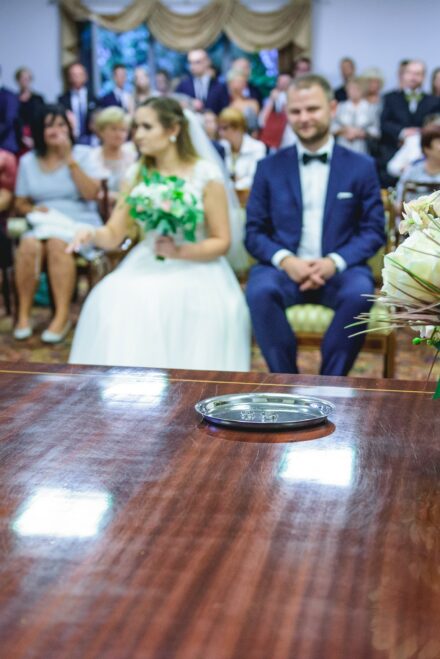 Uroczysty ślub cywilny w Warszawie – przysięga małżeńska i radość bliskich