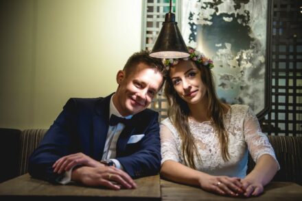 Plener ślubny w waszej ulubionej kawiarni w Warszawie, profesjonalna fotografia ślubna.